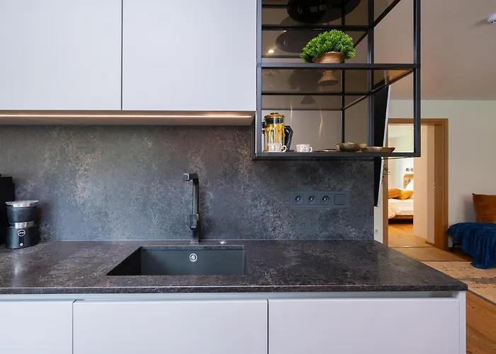 Cozy 2-bedroom With Sauna Apartament