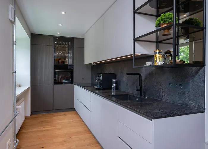 Cozy 2-bedroom With Sauna Apartment *